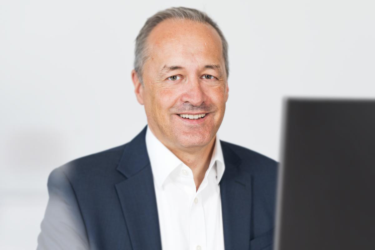 Portrait von Armin Henning